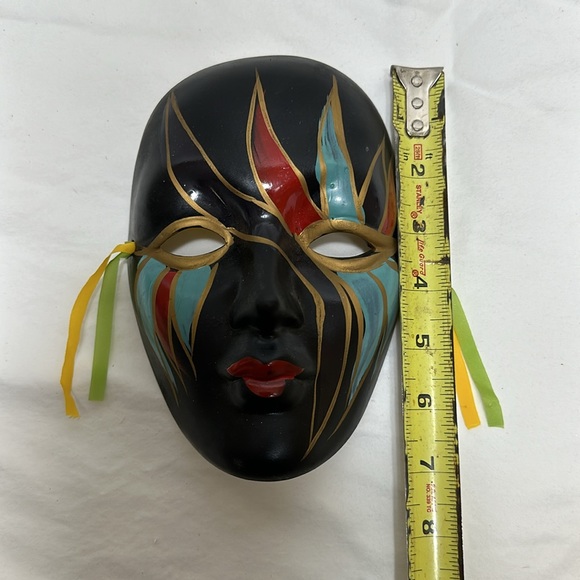 Ceramic mask - Picture 2 of 3